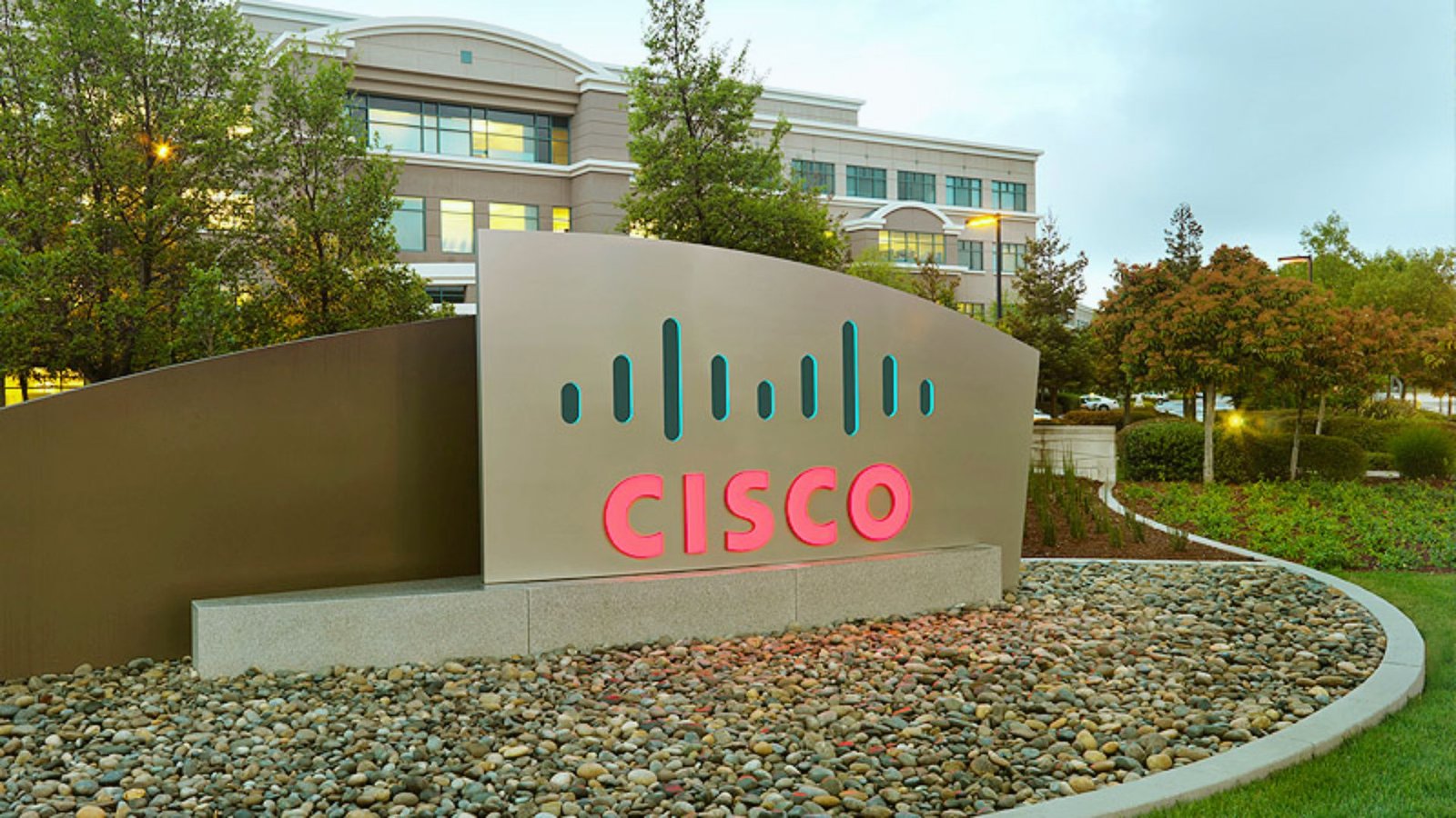 Cisco's new campus in San Jose features modern architecture and green spaces, showcasing innovation and sustainability.