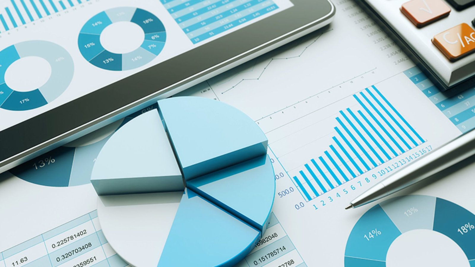  Infographic illustrating steps to select suitable accounting software for businesses, featuring key considerations and tips.